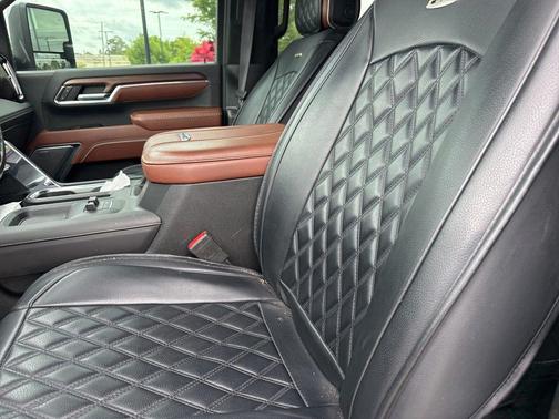 Onyx Black 2024 GMC Sierra 2500 Denali Ultimate