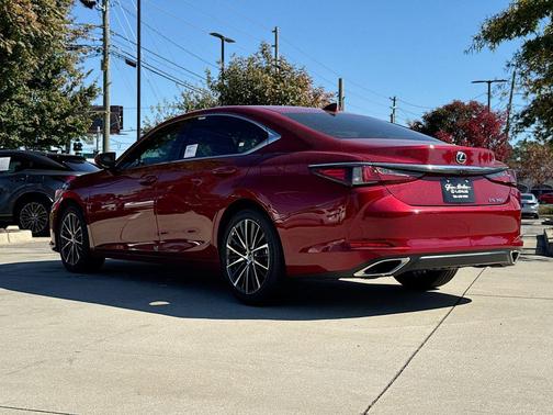 2025 Lexus ES 350 Base