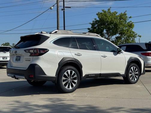2023 Subaru Outback Touring XT