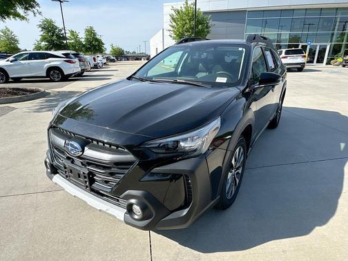 Crystal Black Silica 2023 Subaru Outback Limited
