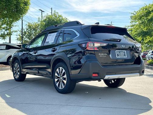 Crystal Black Silica 2023 Subaru Outback Limited