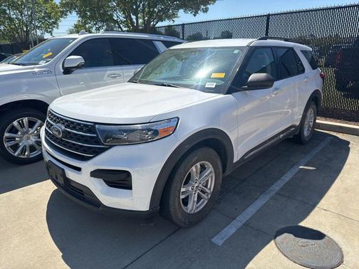 Oxford White 2021 Ford Explorer XLT