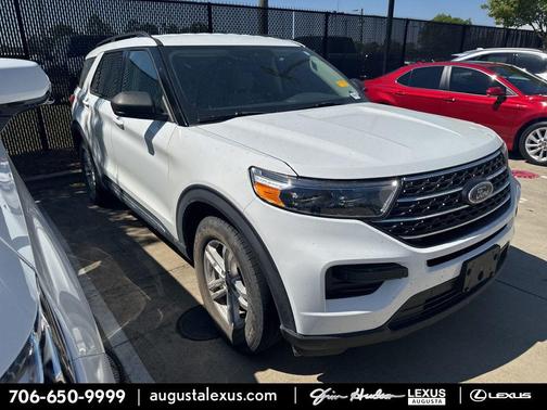 Oxford White 2021 Ford Explorer XLT