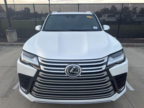 2025 Lexus LX 600 Premium