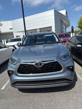 2023 Toyota Highlander Platinum