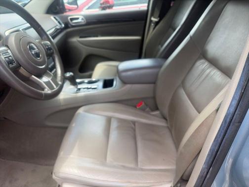 Winter Chill Pearlcoat 2013 Jeep Grand Cherokee Laredo