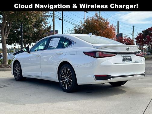 2023 Lexus ES 300h Base