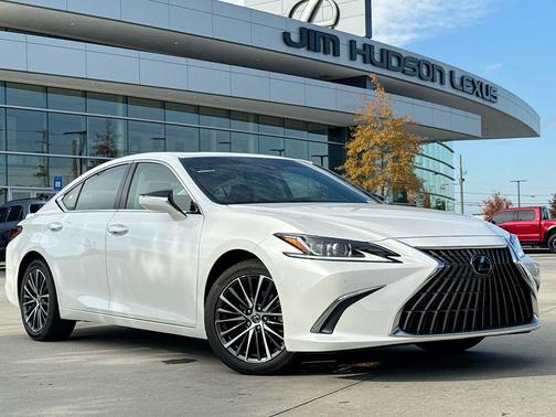 2023 Lexus ES 300h Base