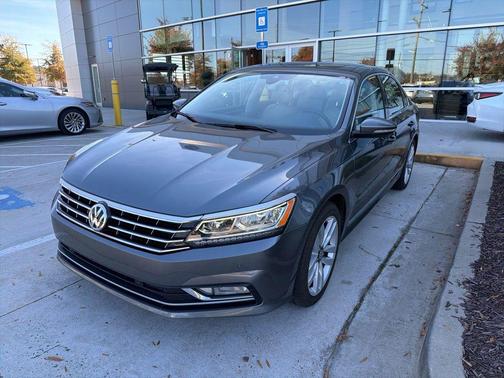 2017 Volkswagen Passat 1.8T SEL Premium