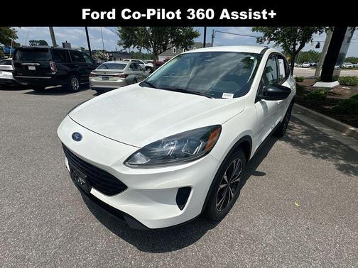 White Metallic 2022 Ford Escape SE