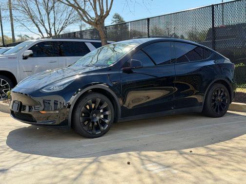2022 Tesla Model Y Long Range Dual Motor All-Wheel Drive