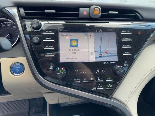 2020 Toyota Camry Hybrid XLE