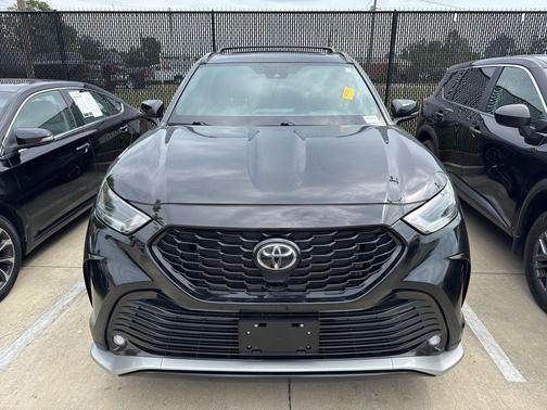 Midnight Black Metallic 2021 Toyota Highlander XSE