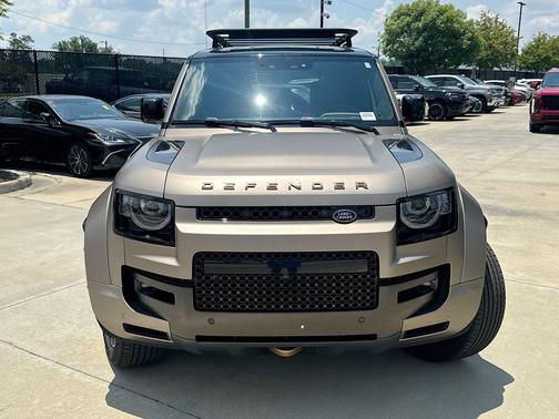 Petra Copper Premium Met 2025 Land Rover Defender P635 OCTA