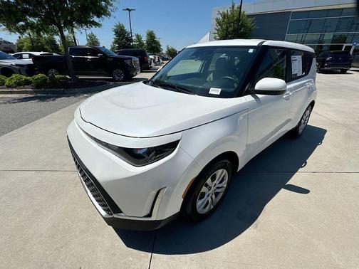 Snow White Pearl 2025 Kia Soul LX