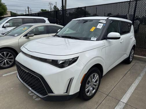 Snow White Pearl 2025 Kia Soul LX