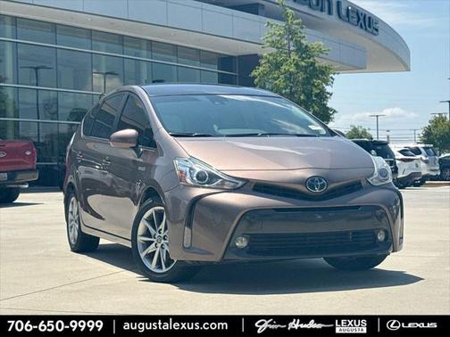 2017 Toyota Prius v Five