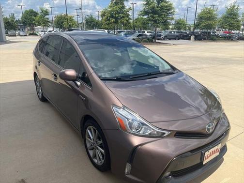 2017 Toyota Prius v Five
