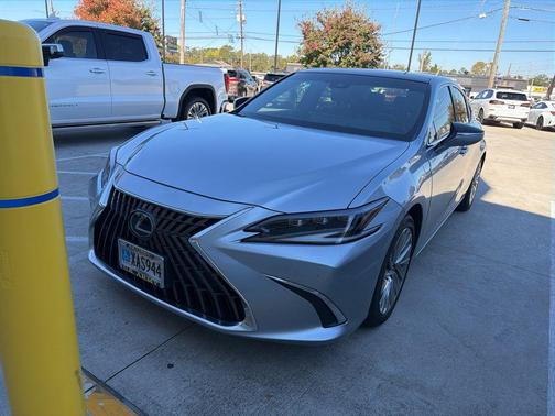 2022 Lexus ES 350 Ultra Luxury