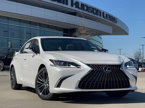 2025 Lexus ES 300h Base