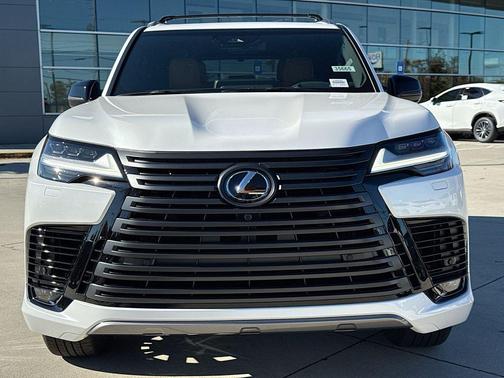 2025 Lexus LX 700h Luxury