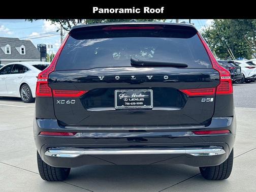 2023 Volvo XC60 B5 Ultimate Bright Theme