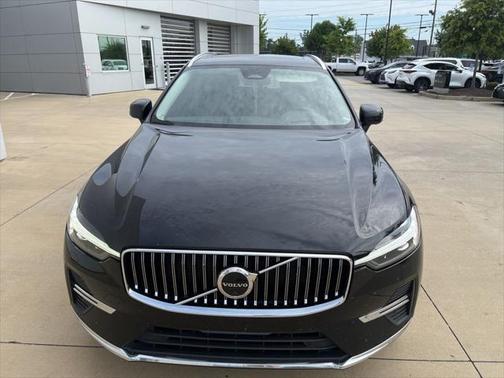 2023 Volvo XC60 B5 Ultimate Bright Theme