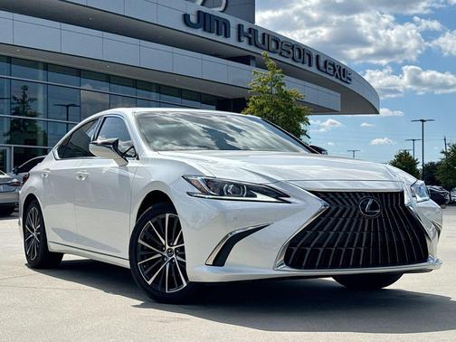 2024 Lexus ES 300h Base