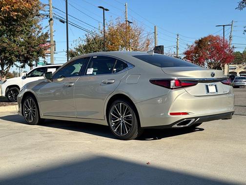 2025 Lexus ES 350 Base