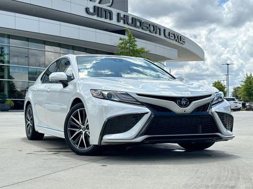 Wind Chill Pearl 2024 Toyota Camry XSE