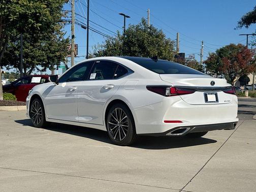 2025 Lexus ES 350 Base