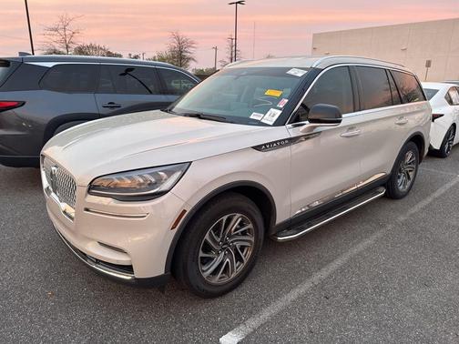 2023 Lincoln Aviator Standard AWD