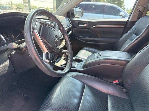 Silver Sky Metallic 2014 Toyota Highlander Limited