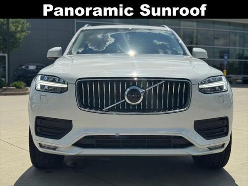 2022 Volvo XC90 T5 Momentum