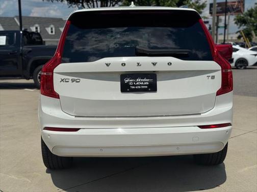 2022 Volvo XC90 T5 Momentum