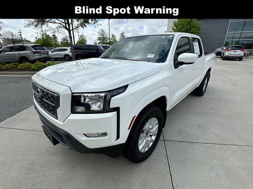 Glacier White 2024 Nissan Frontier SV