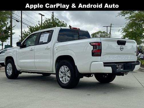 Glacier White 2024 Nissan Frontier SV