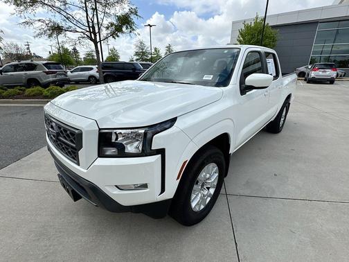 2024 Nissan Frontier SV