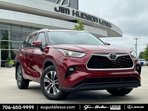 Ruby Flare Pearl 2026 Toyota Highlander XLE