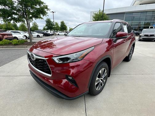 Ruby Flare Pearl 2026 Toyota Highlander XLE