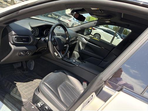 Bianco 2022 Maserati Levante GT