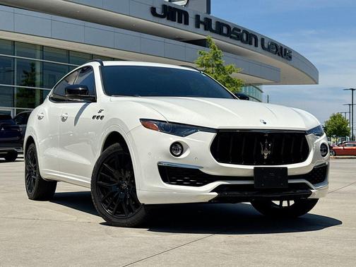Bianco 2022 Maserati Levante GT