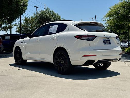 Bianco 2022 Maserati Levante GT