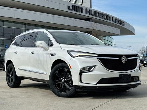 2023 Buick Enclave Essence AWD