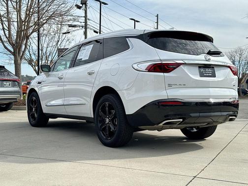 2023 Buick Enclave Essence AWD
