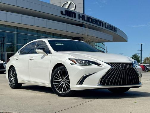 Eminent White Pearl 2023 Lexus ES 300h Base