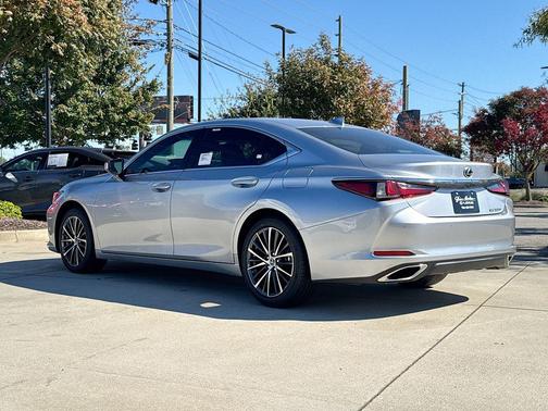 2025 Lexus ES 350 Base