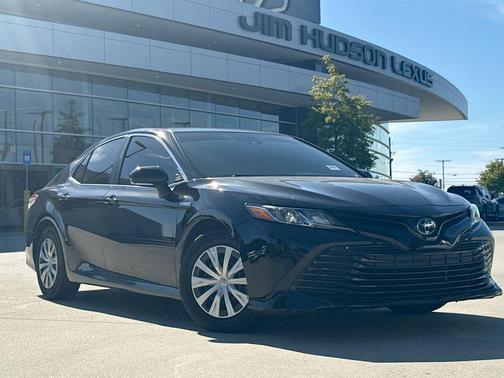 2019 Toyota Camry Hybrid LE
