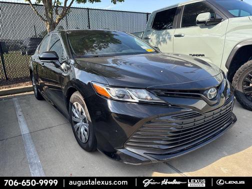 2019 Toyota Camry Hybrid LE