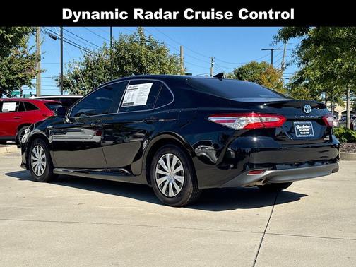 2019 Toyota Camry Hybrid LE